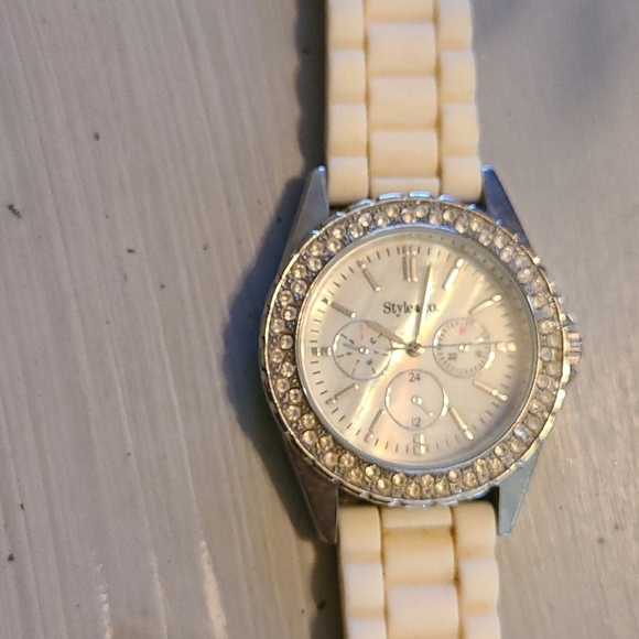 Style & co watch - Picture 2 of 3
